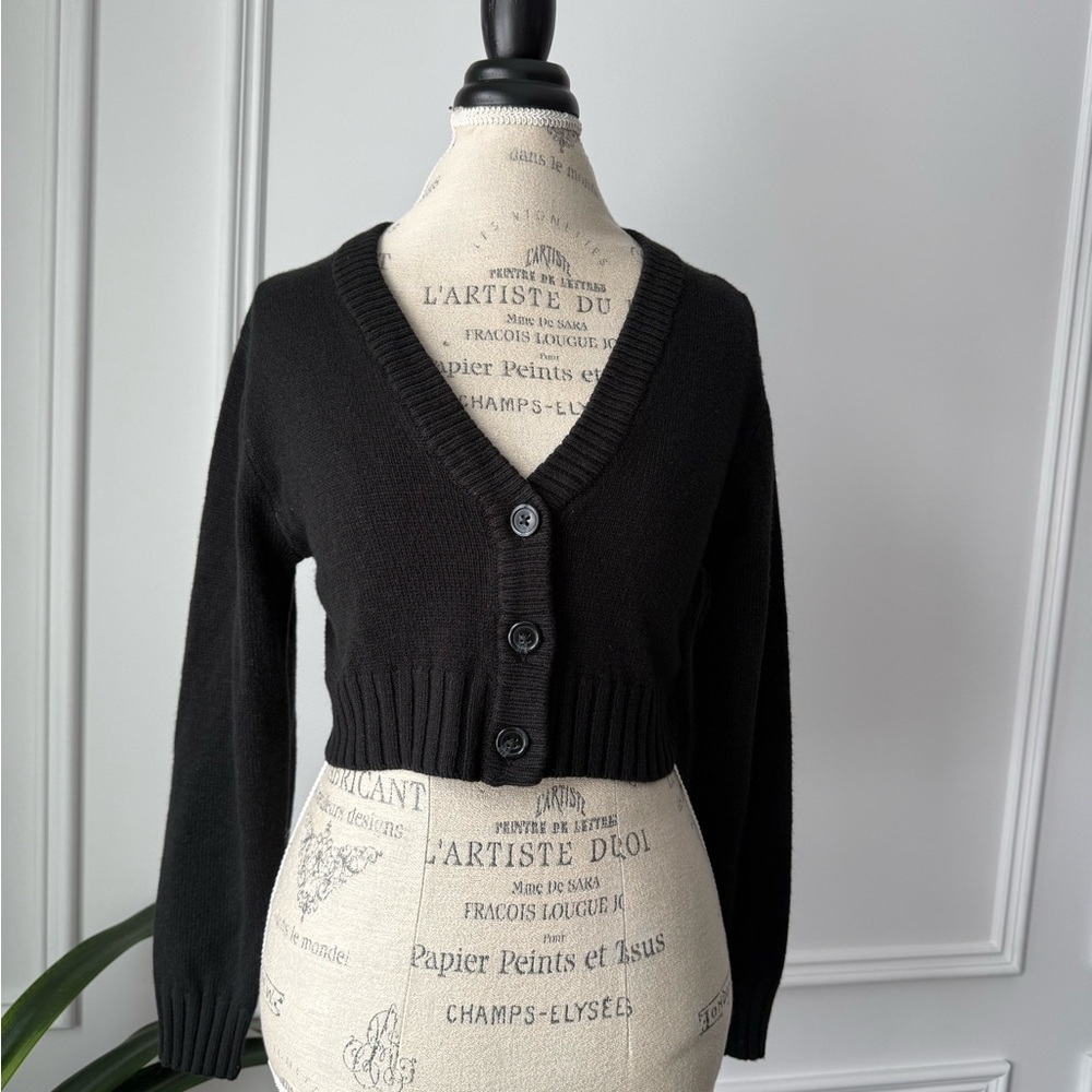 H&M black cropped cardigan
